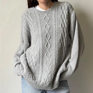 Bill Blass Light Gray Cable Knit Sweater